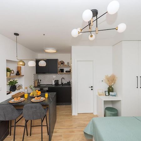 Studio Apartment Bianco, Near Beach, Free Parking, Wi-Fi Makarska Extérieur photo