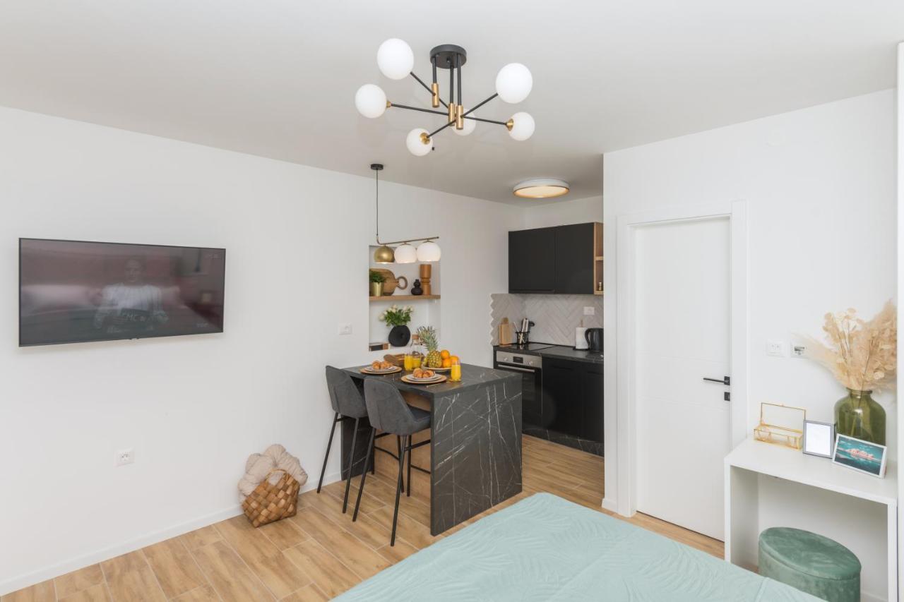 Studio Apartment Bianco, Near Beach, Free Parking, Wi-Fi Makarska Extérieur photo