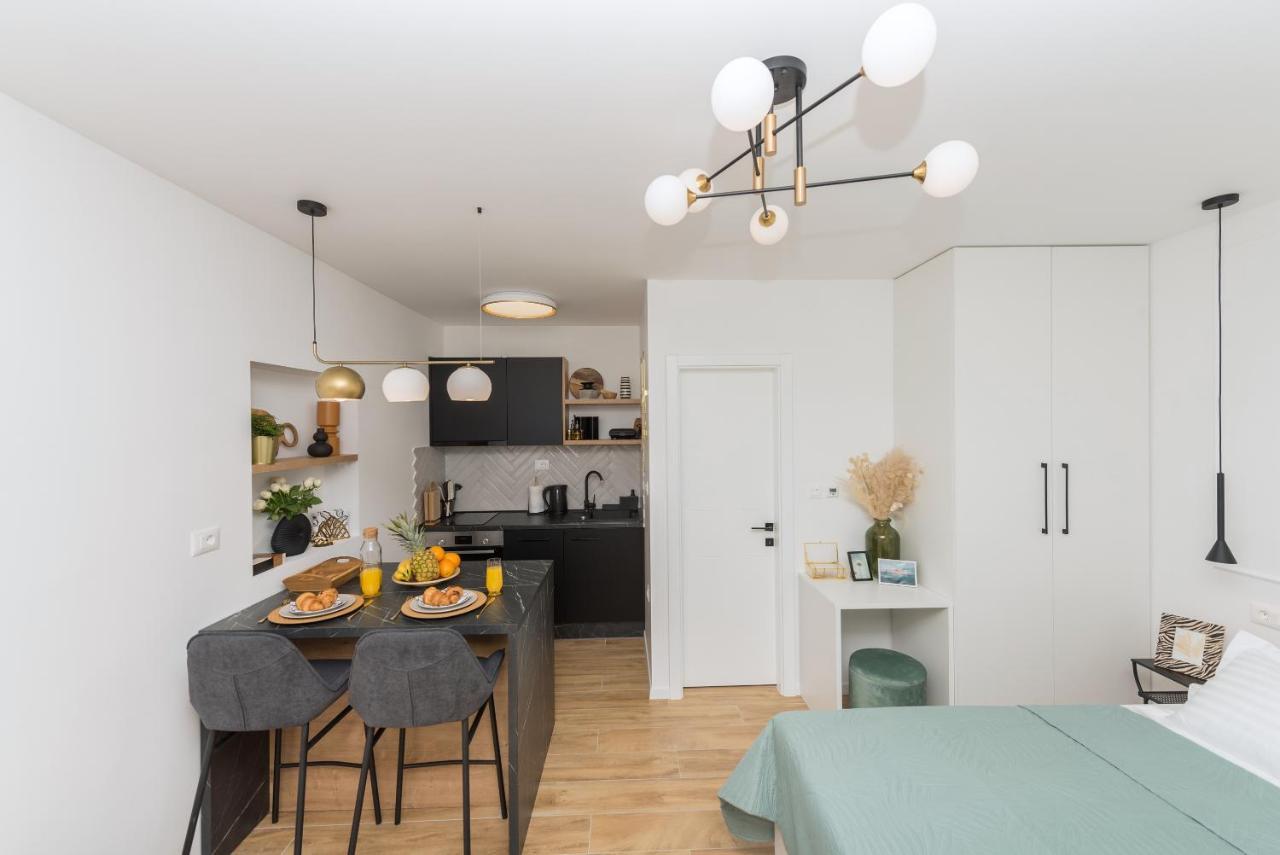 Studio Apartment Bianco, Near Beach, Free Parking, Wi-Fi Makarska Extérieur photo