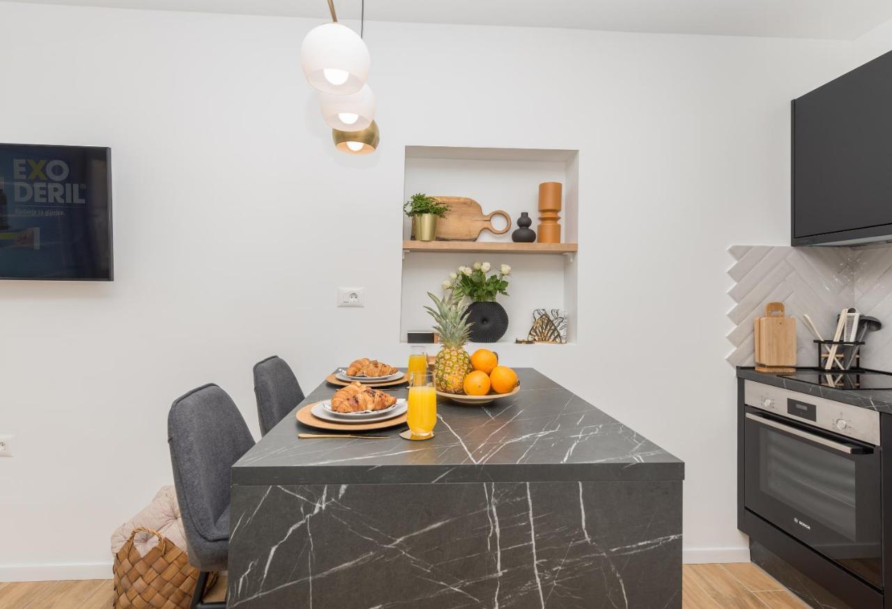Studio Apartment Bianco, Near Beach, Free Parking, Wi-Fi Makarska Extérieur photo